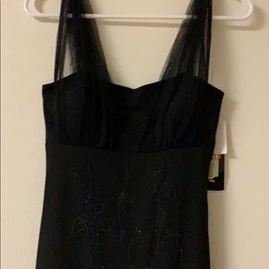 Glamours black sleek dress